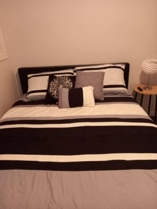 Adorable Private Suite In Ajax, Unique 2 Story Eksteriør billede
