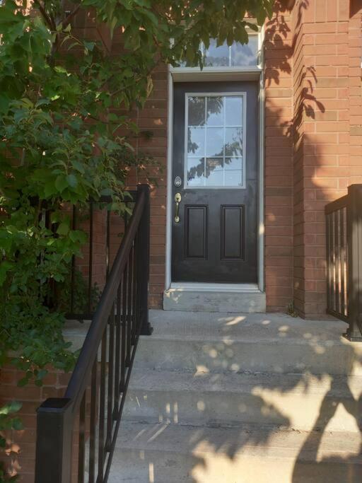 Adorable Private Suite In Ajax, Unique 2 Story Eksteriør billede