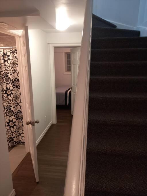 Adorable Private Suite In Ajax, Unique 2 Story Eksteriør billede